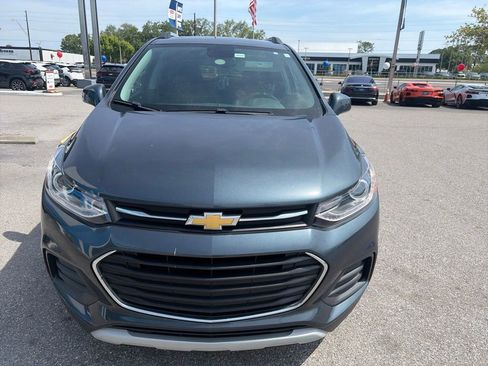 Used 2022 Chevrolet Trax LT AWD/4WD image 3