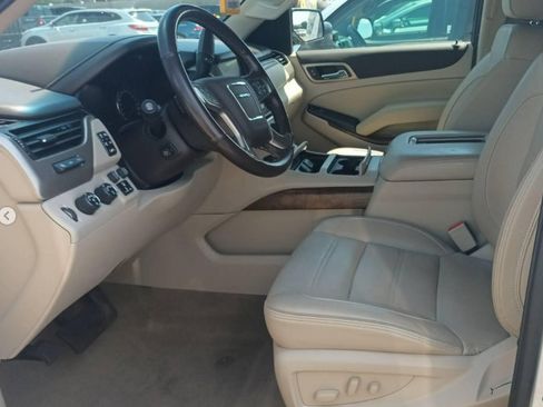 Used 2019 GMC Yukon Denali w/ Denali Ultimate Package AWD/4WD image 4
