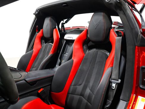 Used 2025 Chevrolet Corvette Z06 w/ Z07 Performance Package RWD image 45