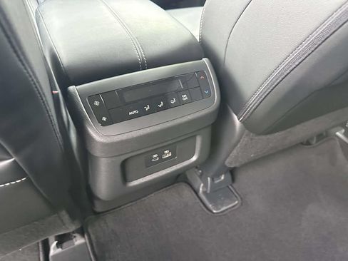 Used 2023 Nissan Pathfinder SL w/ Black Appearance Package AWD/4WD image 11