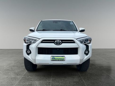 Used 2023 Toyota 4Runner SR5 Premium w/ SR5 Premium Package AWD/4WD image 2