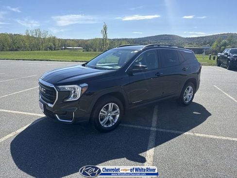Used 2022 GMC Terrain SLE w/ Driver Convenience Package AWD/4WD image 1