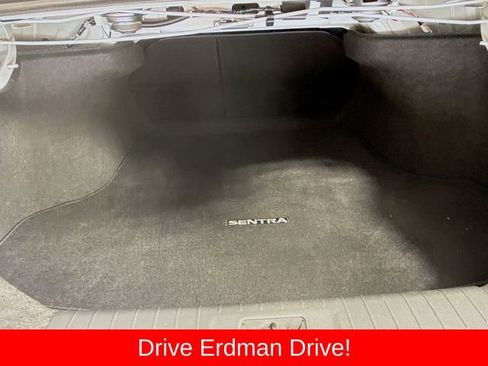 Used 2025 Nissan Sentra SR FWD image 33