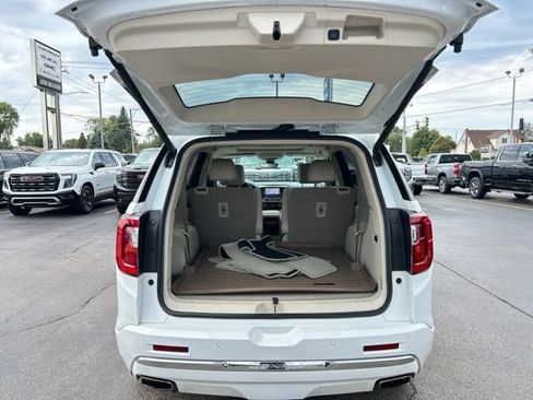 Used 2021 GMC Acadia Denali w/ Denali Ultimate Package AWD/4WD image 10