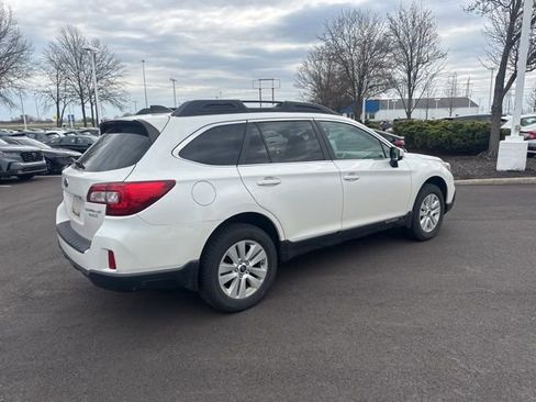 Used 2017 Subaru Outback 2.5i Premium image 8
