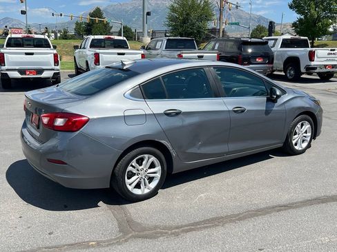 Used 2019 Chevrolet Cruze LT FWD image 9