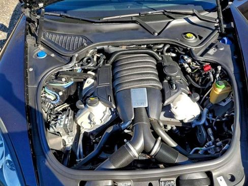 Used 2016 Porsche Panamera image 9