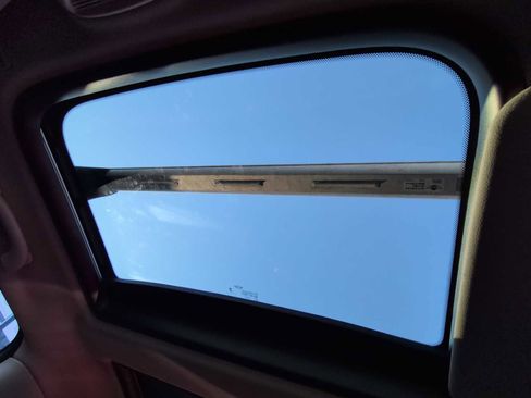 Certified 2024 MINI Cooper SE image 18