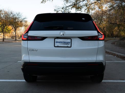 Certified 2025 Honda CR-V LX image 8
