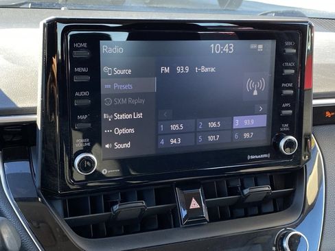 Used 2022 Toyota Corolla LE image 16