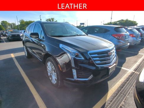 Used 2018 Cadillac XT5 Premium Luxury FWD image 3