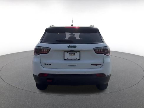 Used 2025 Jeep Compass Trailhawk AWD/4WD image 12