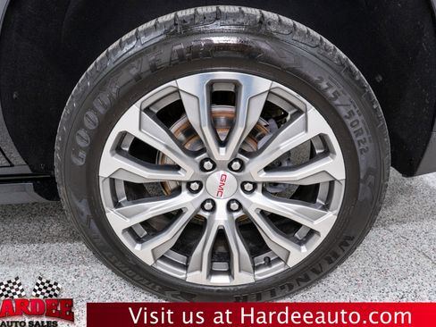 Used 2021 GMC Yukon Denali w/ Denali Premium Package image 10