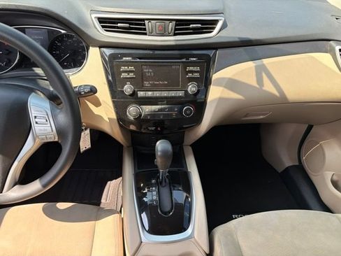 Used 2016 Nissan Rogue S FWD image 18