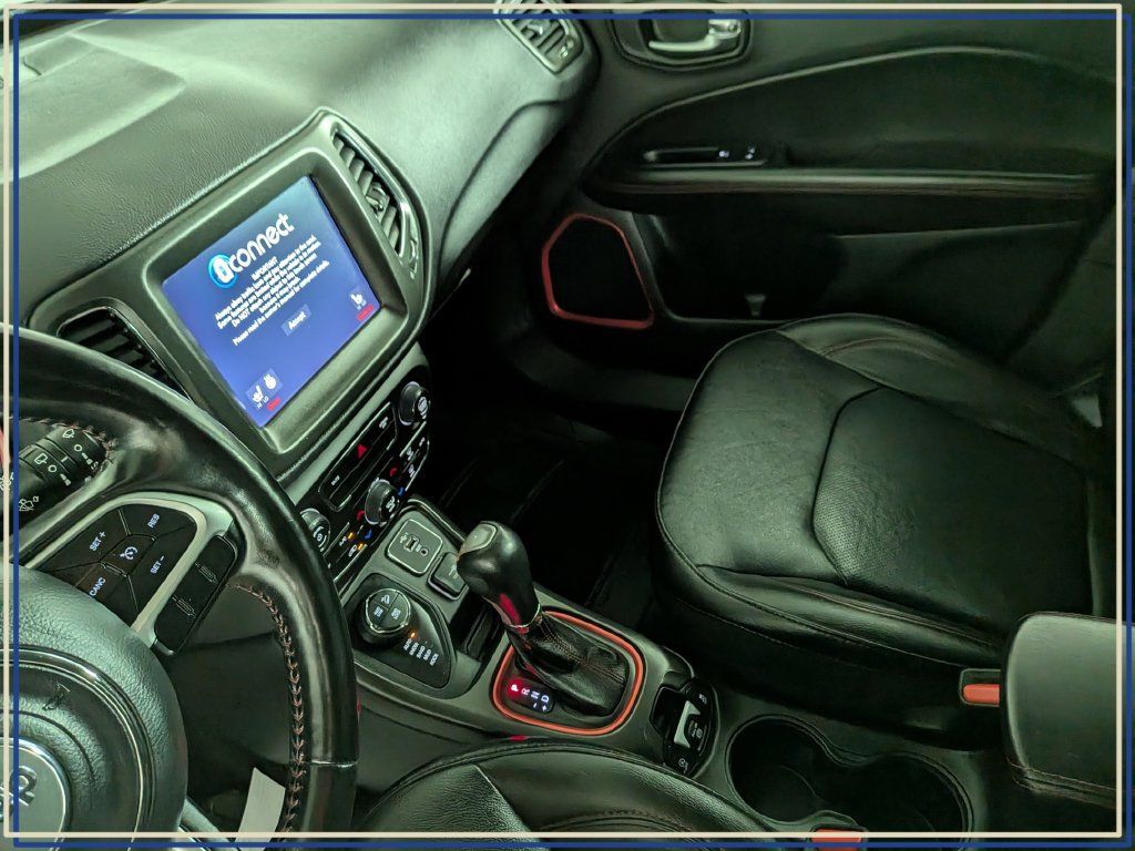 Used 2020 Jeep Compass Trailhawk w/ Leather Interior Group AWD/4WD image 27