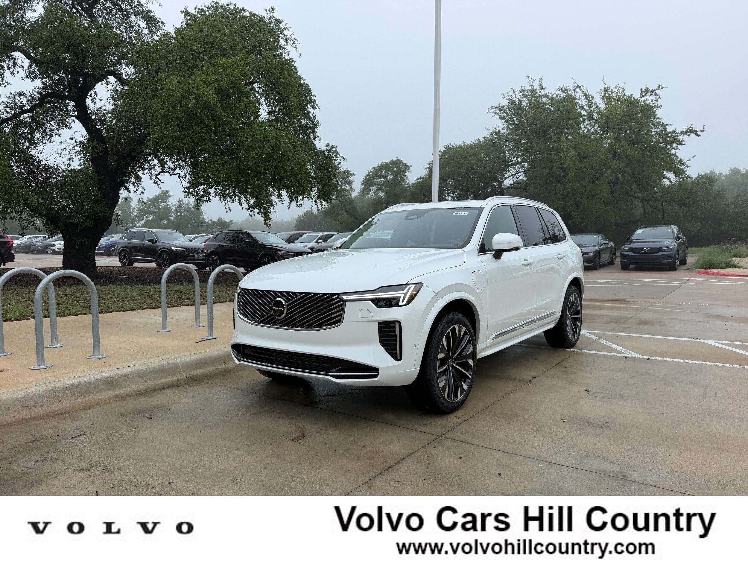 New 2026 Volvo XC90 T8 Plus w/ Protection Package Premier AWD/4WD image 1