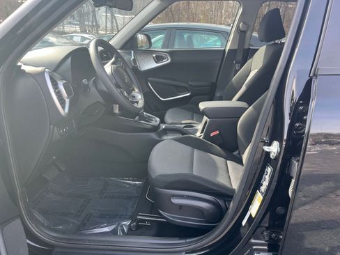 Used 2025 Kia Soul LX w/ LX Technology Package image 22