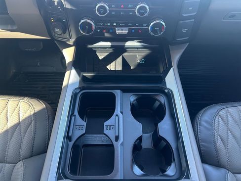 Used 2026 Ford F250 Platinum w/ Platinum Plus Package image 3