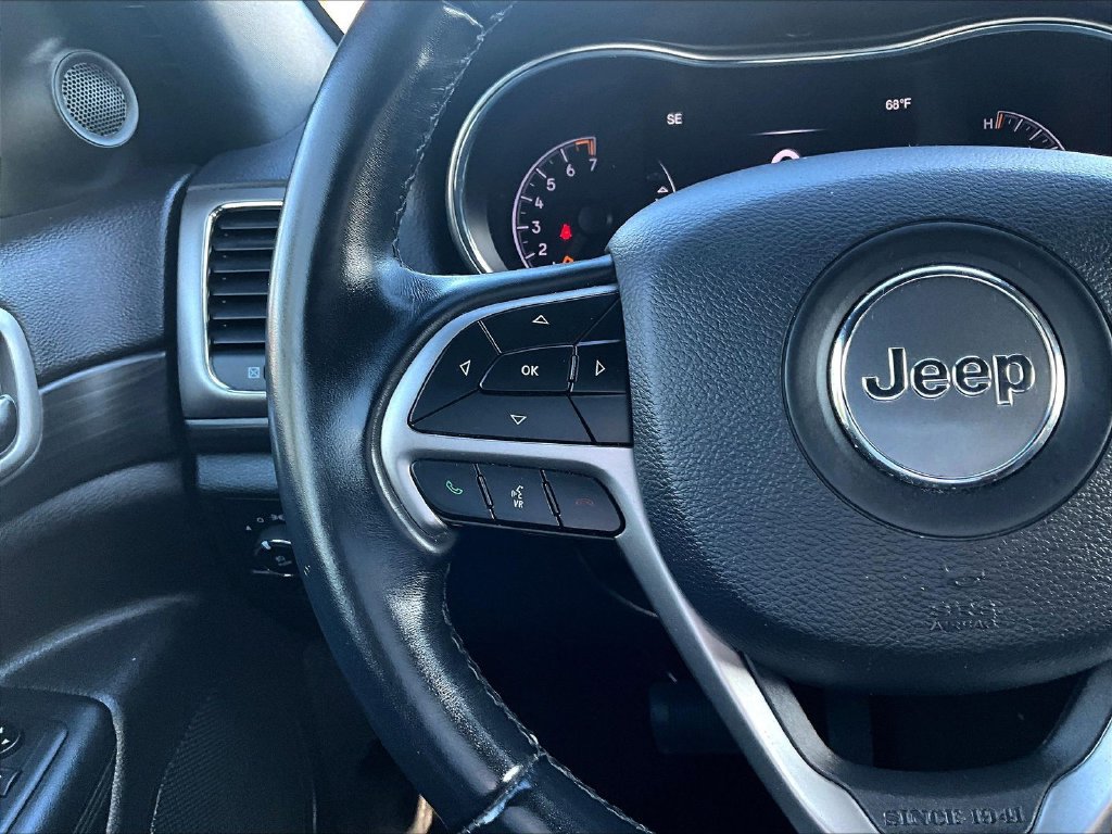 Used 2021 Jeep Grand Cherokee Laredo AWD/4WD image 13