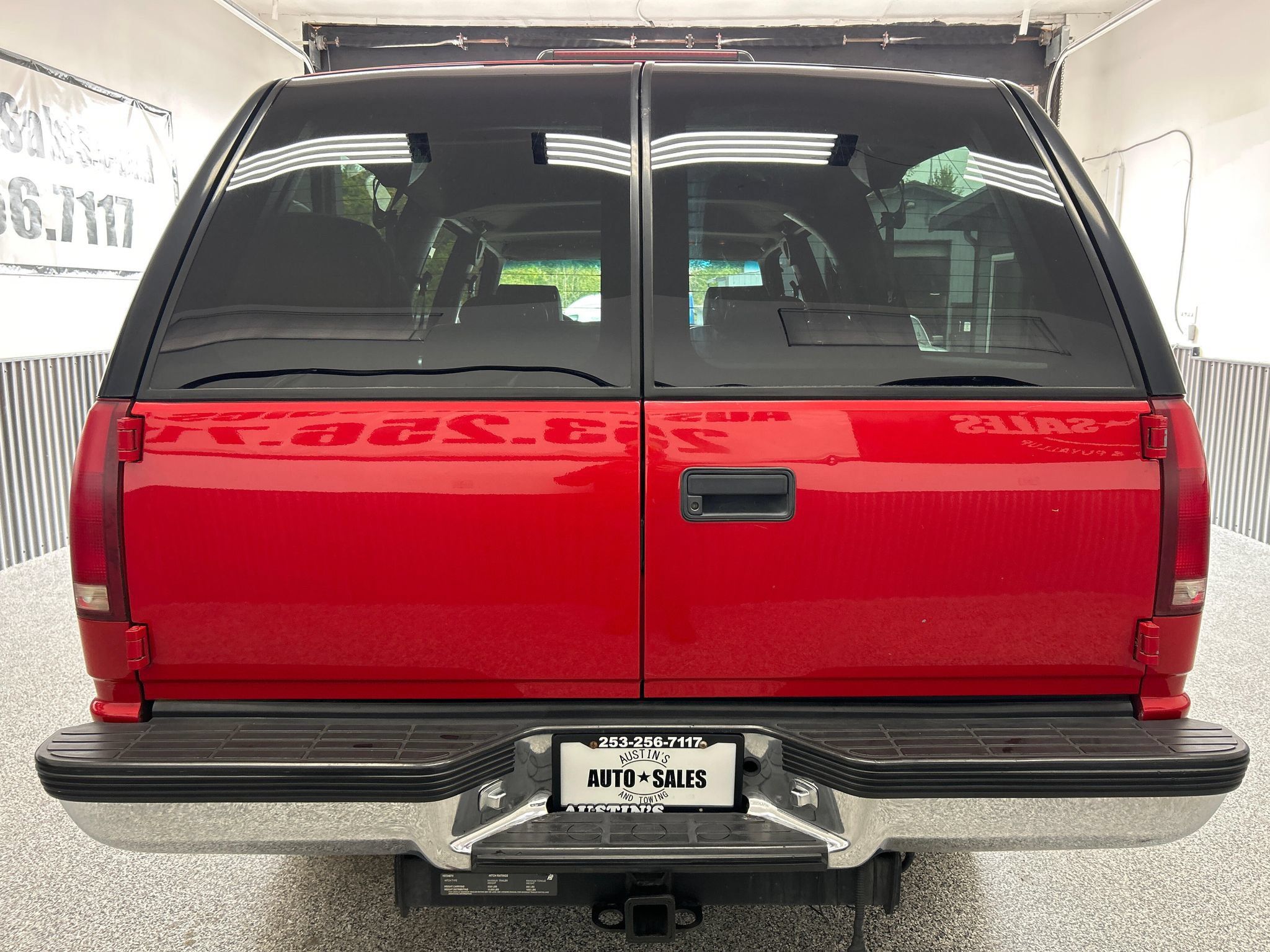 Used 1999 Chevrolet Suburban 4WD w/ Preferred Equipment Group 3 image 5