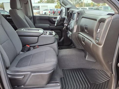 Used 2022 Chevrolet Silverado 2500 Custom w/ Custom Value Package image 13