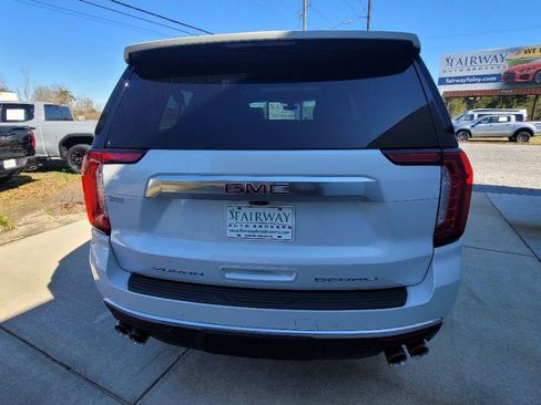 Used 2021 GMC Yukon XL Denali image 6