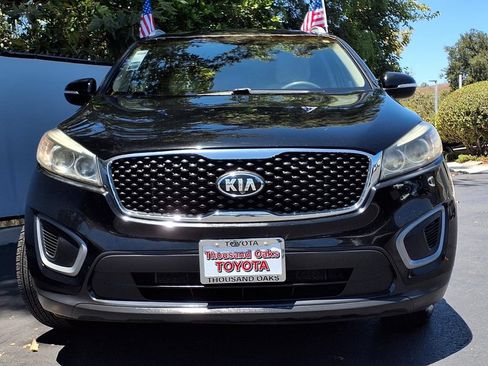 Used 2016 Kia Sorento LX FWD image 2