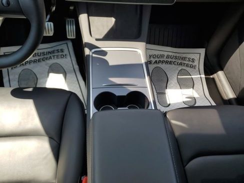 Used 2024 Tesla Model Y Performance AWD/4WD image 22