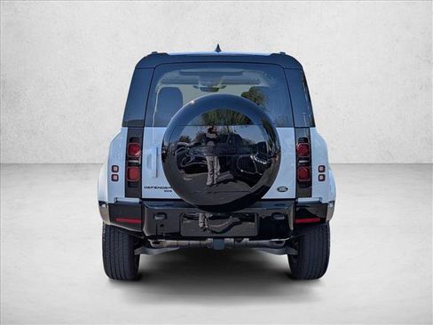 Used 2023 Land Rover Defender 110 X-Dynamic SE AWD/4WD image 7