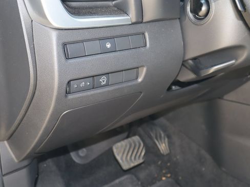 Used 2023 Nissan Rogue SV FWD image 21