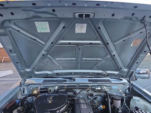 Used 1993 Nissan Pickup 2WD Regular Cab image 36