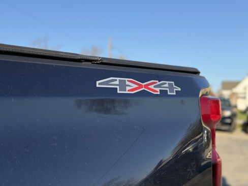 Used 2022 Chevrolet Silverado 1500 Custom image 10