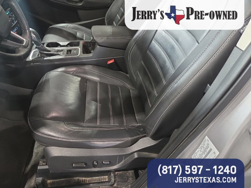 Used 2018 Ford Escape Titanium w/ Ford Safe & Smart Package AWD/4WD image 7