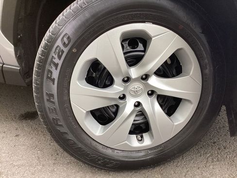 Used 2023 Toyota RAV4 LE FWD image 5