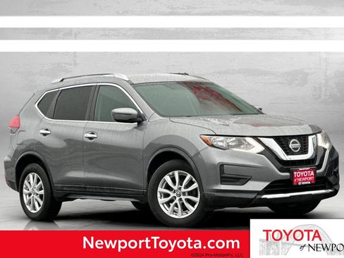 Used 2018 Nissan Rogue SV image 1