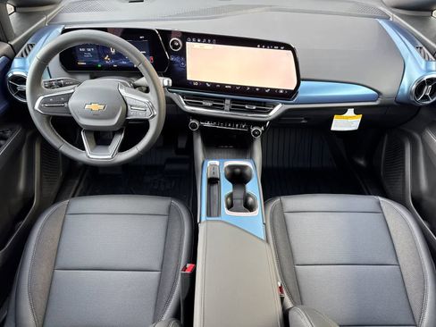 New 2026 Chevrolet Equinox EV LT image 3