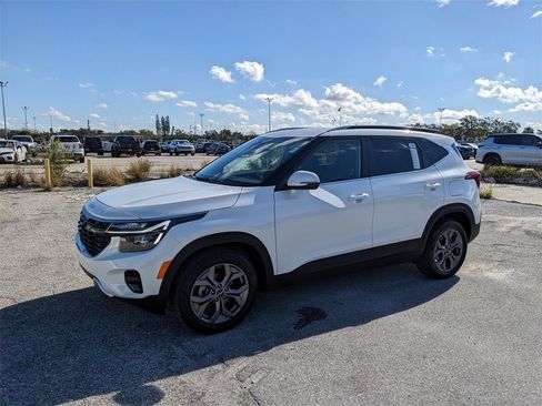 Certified 2024 Kia Seltos S image 5