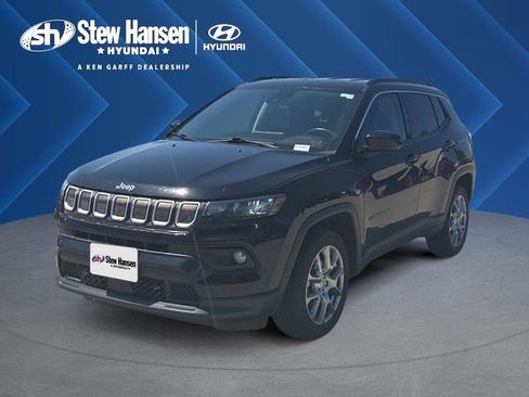 Used 2022 Jeep Compass Latitude AWD/4WD image 1