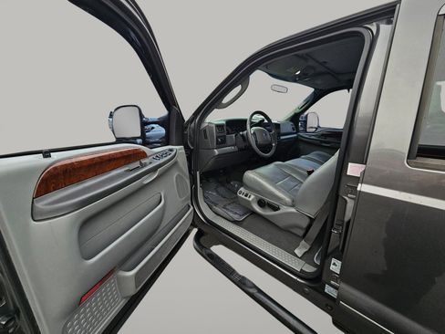 Used 2003 Ford F350 Lariat image 19