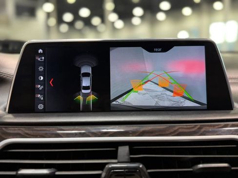 Used 2018 BMW 750i xDrive image 21