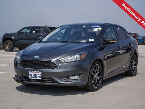 Used 2018 Ford Focus SEL FWD image 1