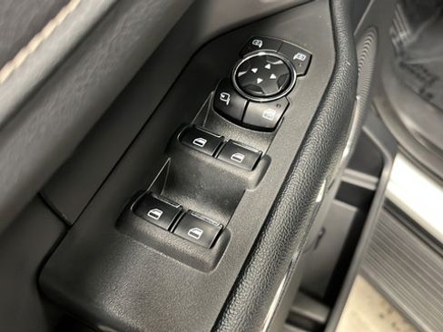 Used 2024 Ford Expedition XLT AWD/4WD image 21
