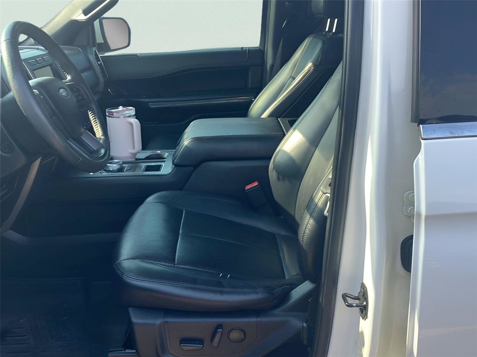 Used 2020 Ford Expedition Max XLT w/ Equipment Group 202A RWD image 7