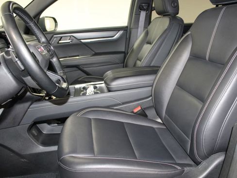 Used 2024 GMC Acadia Elevation image 16