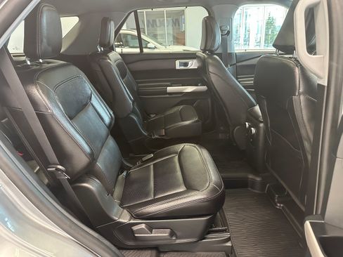 Used 2024 Ford Explorer Limited w/ Limited Technology Package AWD/4WD image 14