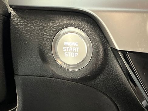 Used 2024 Kia Telluride EX w/ EX Captain's Chair Package image 63