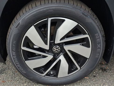 New 2026 Volkswagen Atlas SE image 5