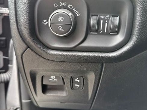 Used 2022 RAM 1500 Laramie w/ Sport Appearance Package AWD/4WD image 7