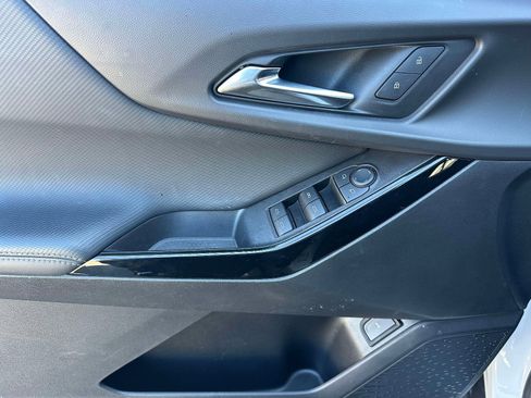 Used 2025 Chevrolet Equinox LT w/ Convenience Package II image 15