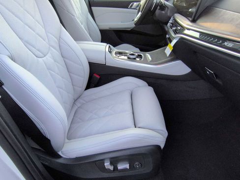 New 2026 BMW X5 xDrive50e w/ Executive Package image 24